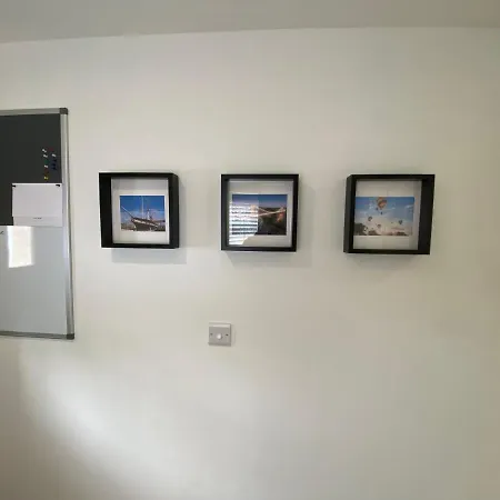 Modern 2 Bedroom Apartment, With Car Parking. Bitton Exterior photo