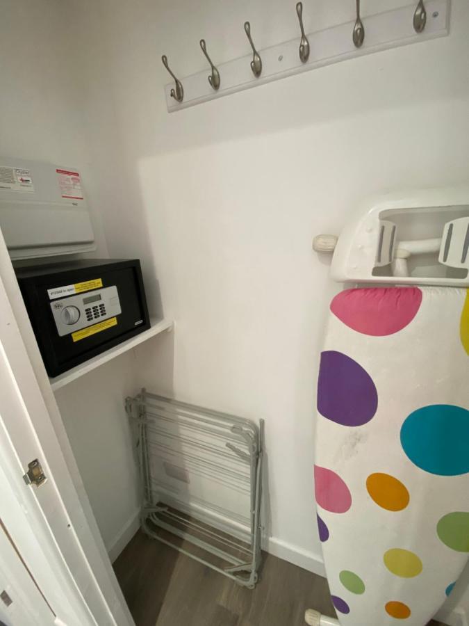 Modern 2 Bedroom Apartment, With Car Parking. Apartment Bitton