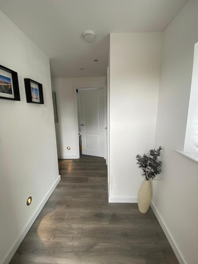 Modern 2 Bedroom Apartment, With Car Parking. Bitton